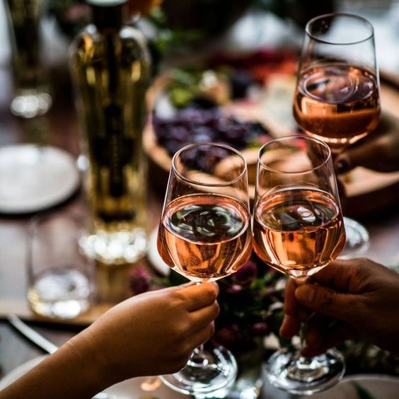 Pahare de Vin Bohemia Cristal: Cum să Îți Îmbunătățești Experiența Vinului (P)