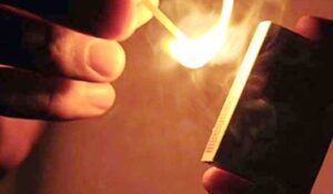 Un ieșean va sta la pușcărie după o ceartă cu mama sa, pensionară. S-a enervat că a trebuit să doarmă pe casa scării