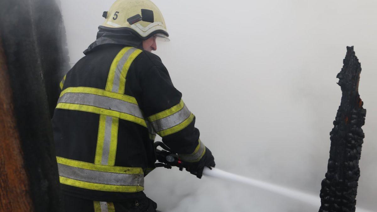 O pensionară din Iași a fost găsită carbonizată în casă. De la ce ar fi pornit incendiul