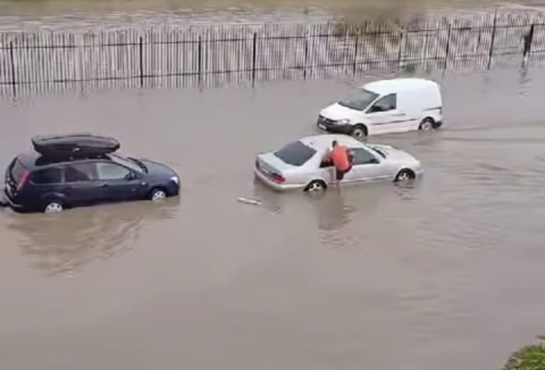 VIDEO A fost potop pe litoral. Casele oamenilor au fost inundate după patru ore de cod roșu
