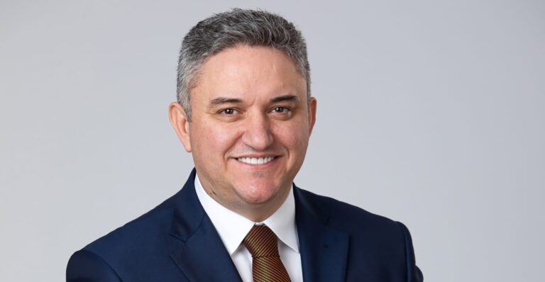 Deputatul AUR Marius Ostaficiuc: „Statul nu trebuie să încurajeze discrepanțele dintre pensionari. Planul Simion vine cu o echitate socială pentru toți românii” (P)