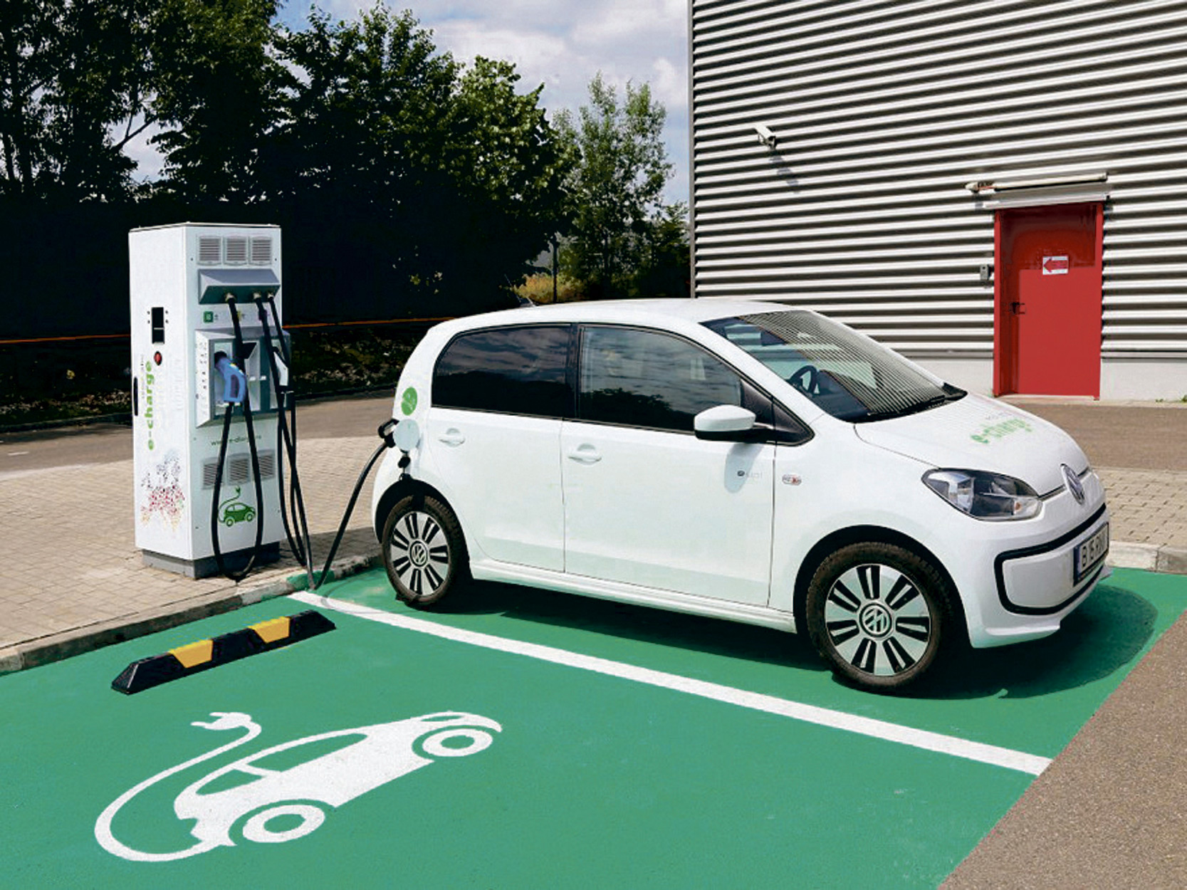 24 de mașini electrice, testate iarna până le-a murit bateria. Autonomia reală, mai mica și cu 32%