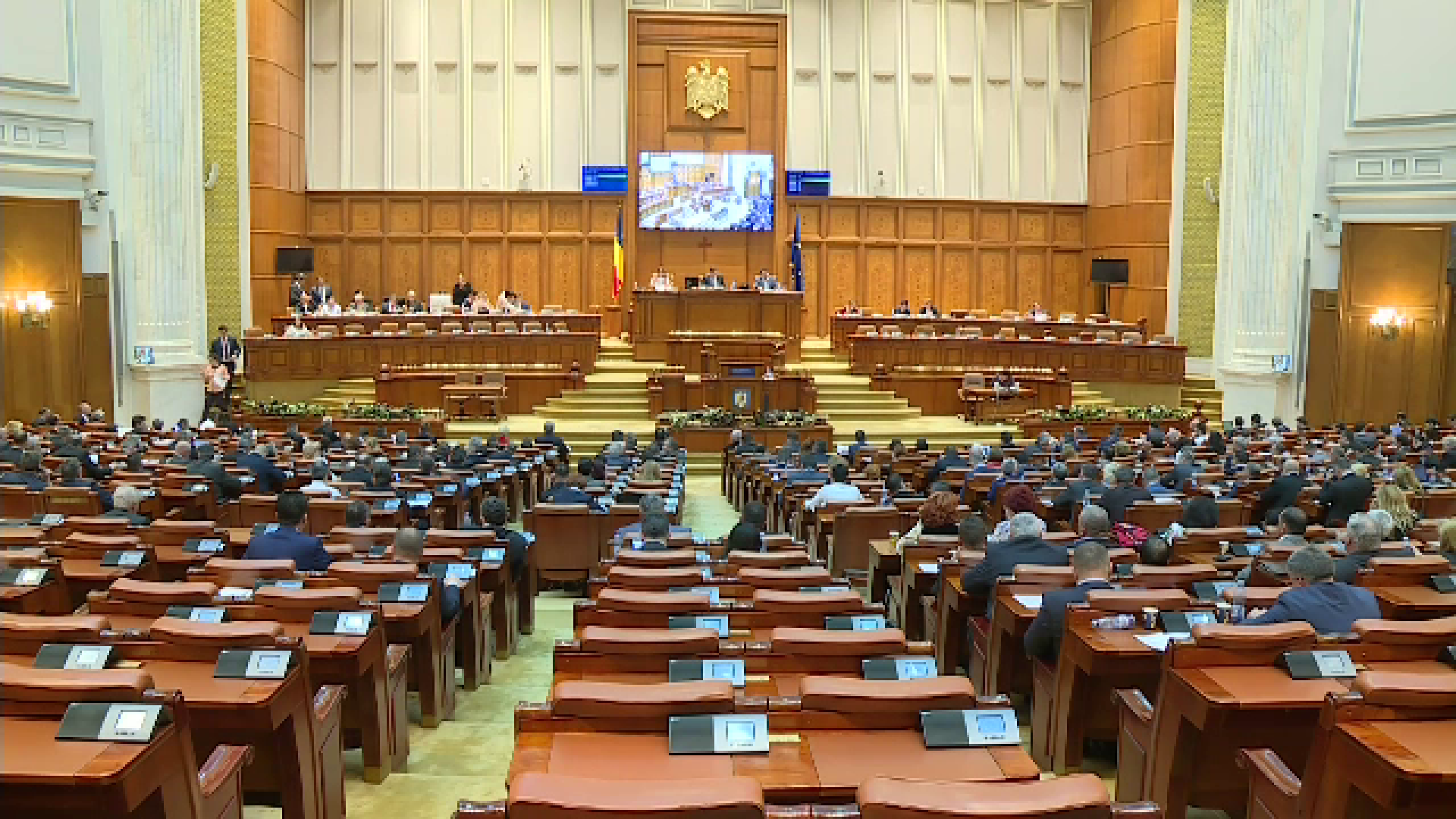 Cât s-au luptat pentru ieșeni aleșii trimiși în Parlament? Unii, doar câteva minute. Topul luărilor de cuvânt – Ziarul de Iaşi