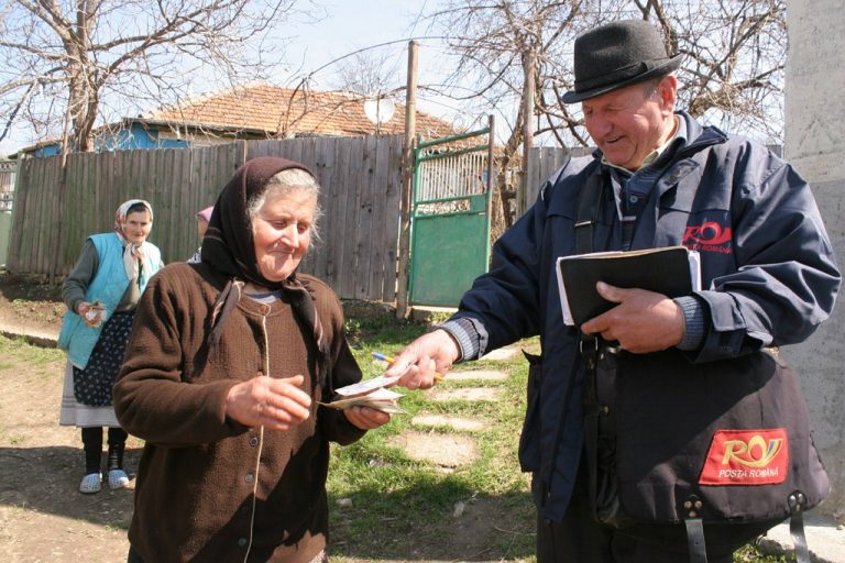 Pensiile pe luna august vor fi livrate pe 12, în conturi, și până pe 15, prin intermediul Poștei