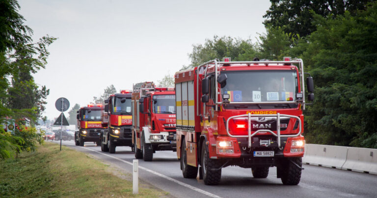 România a trimis un al doilea contingent de pompieri ca să ajute la stingerea incendiilor din Grecia