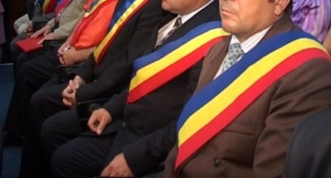 Primarii vechi și noi ai Iașului. „Veteranul” are 35 de ani de funcție, 4 sunt la al 7-lea mandat. Avem și  „boboci”