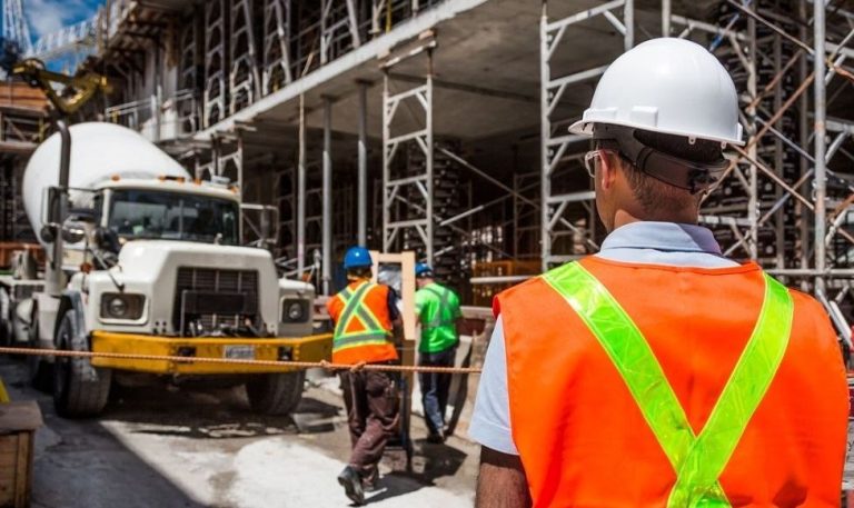 Românii din străinătate aduc un record de remiteri în economia locală: 6,5 miliarde de euro în 2023