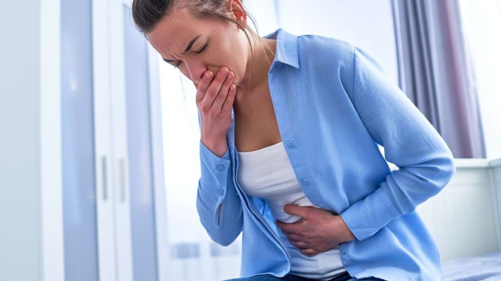 Alertă într-un hotel din Mamaia: 15 turiști, printre care și un copil, au ajuns la spital cu toxiinfecție alimentară