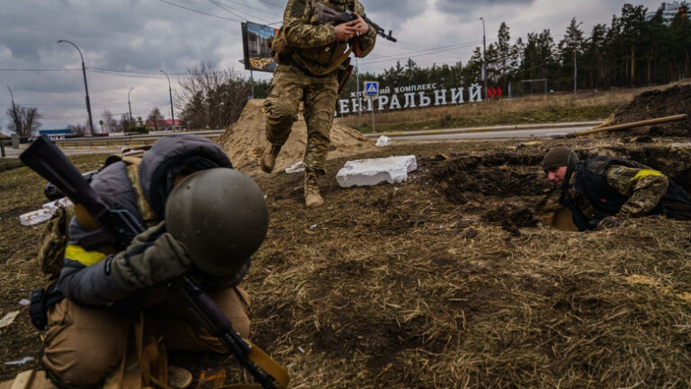 Kievul anunţă că vrea să oblige Moscova, prin ofensiva în Rusia, la negocieri ”echitabile”