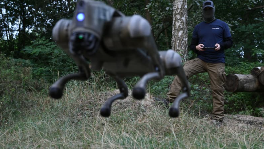  Câini roboţi, desfăşuraţi să ajute militarii ucraineni pe front, în Ucraina