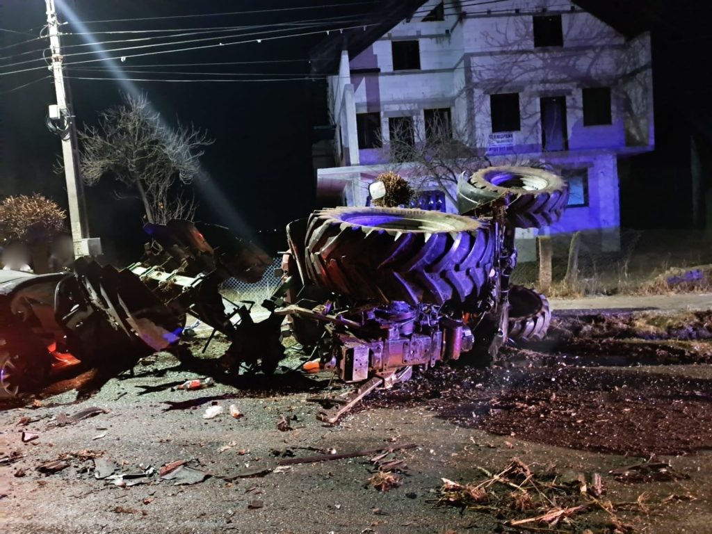  Bărbat strivit de un utilaj agricol