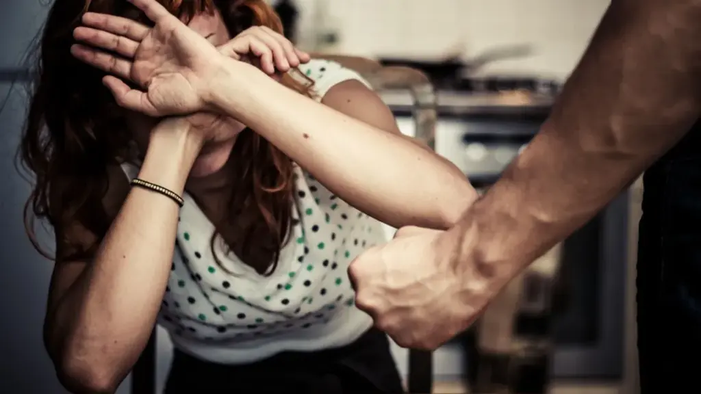  România, una din țările UE cu cea mai mare rată a violenței asupra femeilor în cuplu 