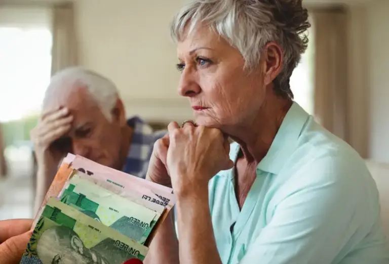 Pensionarii au luat la recalculare pensie cu 140 lei mai mică decât a spus guvernul. Cine e vinovat?