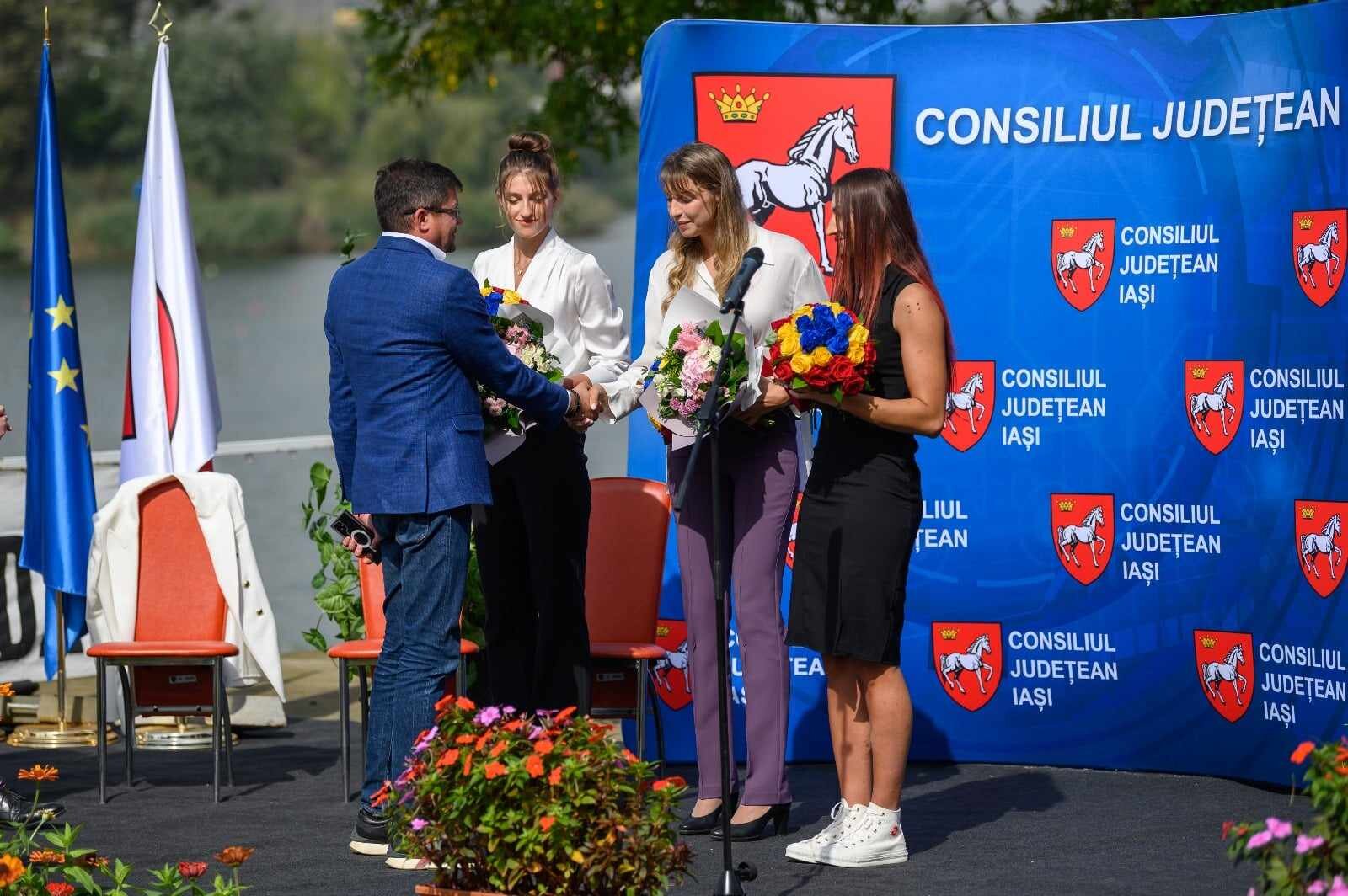 Distincții pentru canotoarele ieșencele care au venit cu medalii de la Olimpiade și de la Campionatele Mondiale