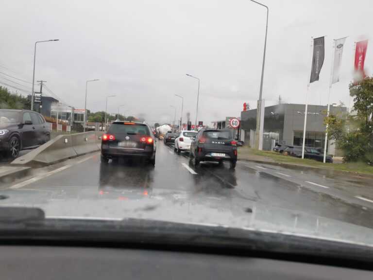 Aglomerație la intrarea în Iași. Se ciculă bară la bară