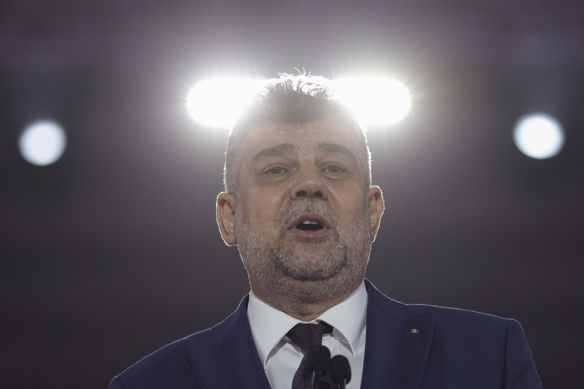  Ciolacu a cerut și obținut ilegal un duplicat al diplomei de bacalaureat în septembrie 2003: a declarat abia după cinci luni în „Monitorul Oficial” că și-a pierdut diploma