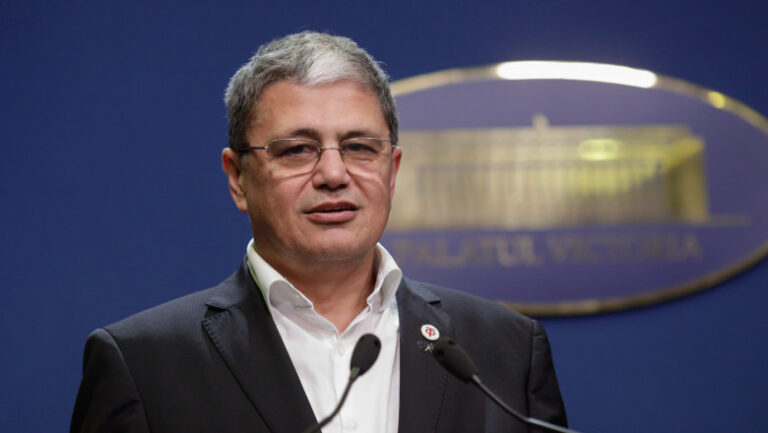 România va intra într-un proces de ajustare fiscal-bugetară, spune ministrul Boloș. Doar promisiuni în legătură cu taxele și impozitele