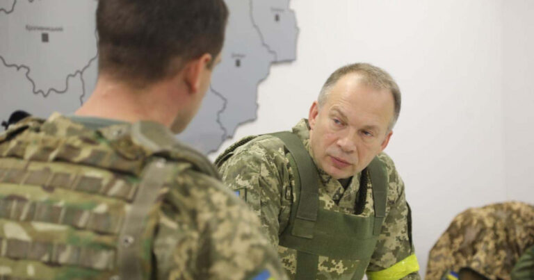 CNN: Șeful armatei ucrainene dezvăluie strategia din spatele incursiunii din Kursk. Sîrski: Linia frontului e viața mea
