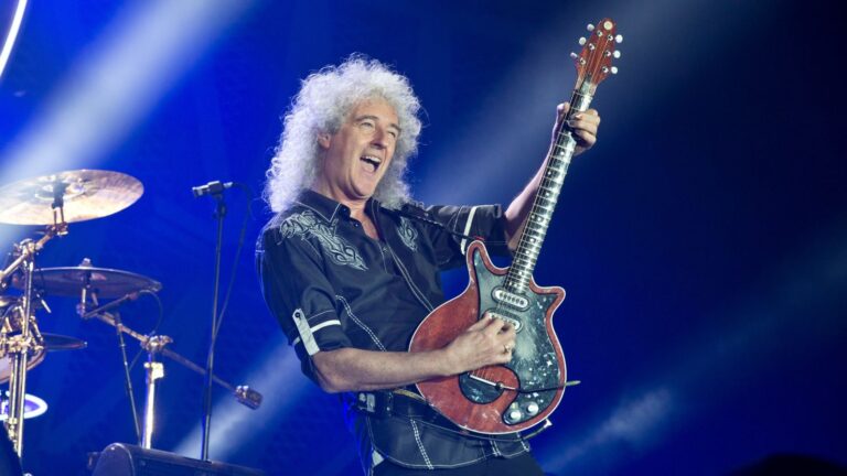 VIDEO Chitaristul formației Queen, Brian May, a suferit un atac vascular cerebral, care i-a paralizat temporar mâna stângă