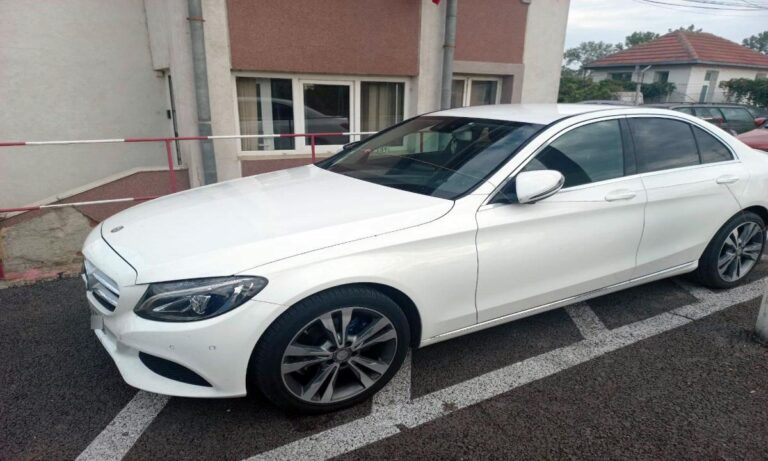 Autoturism de lux furat din Spania, oprit la Iași. Proprietarul a spus că are mașina de la un unchi