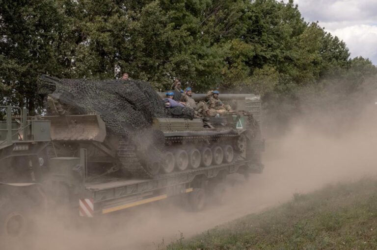 Rusia susţine că a preluat controlul asupra oraşului strategic Toreţk din estul Ucrainei