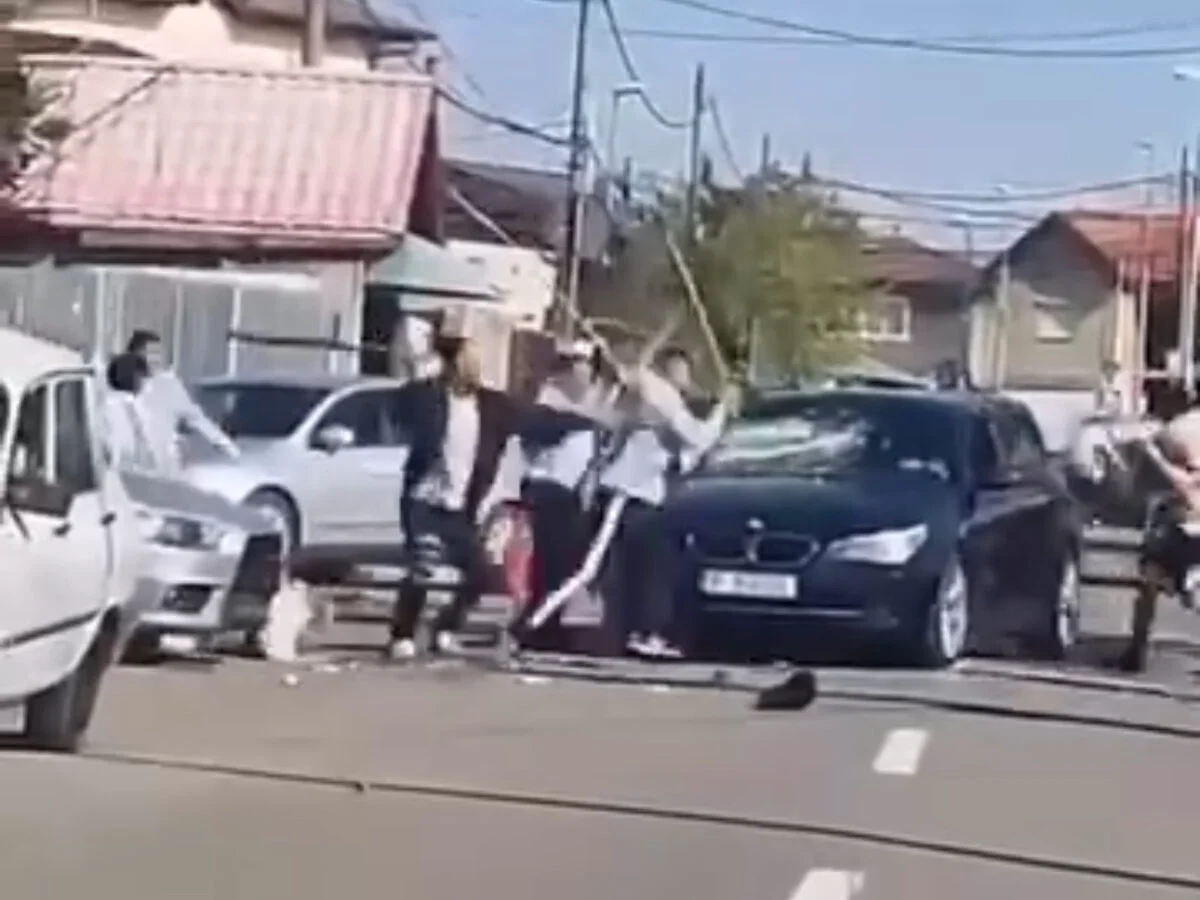 VIDEO Primele rețineri în cazul bătăii din Pantelimon. Unii participanți sunt sub pază în spital. Motivul încăierării – o relație amoroasă