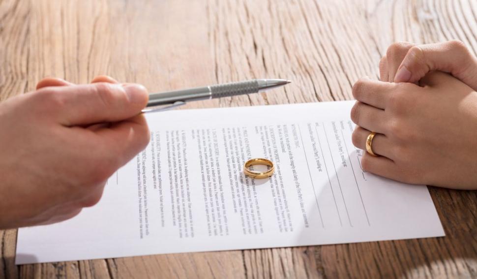  Cât costă un divorț? Ce acte depui și când îl poți obține? Când te poți recăsători?