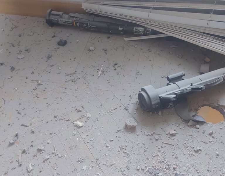 Fostul șef al poliției poloneze, care a tras cu lansatorul de grenade antitanc în birou, a fost pus sub acuzare după doi ani de la incident