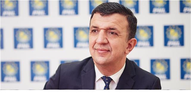 Un nume greu, senator PNL de Iași, a demisionat din partid după 25 de ani. ”Cumătria e criteriul de promovare pe lista de parlamentare”