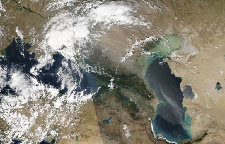 Iașul, învăluit ieri în praf rusesc. Explicațiile date de un specialist