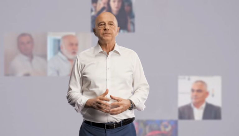 VIDEO Mircea Geoană și-a anunțat candidatura la Președinție, cu mânecile suflecate: ”Să construim o țară mai bună”