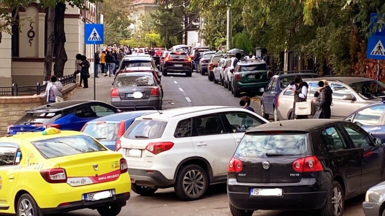 O asociație neguvernamentală vrea să realizeze o Politică de Parcare pentru Iași. A primit mii de răspunsuri la întrebările adresate ieșenilor
