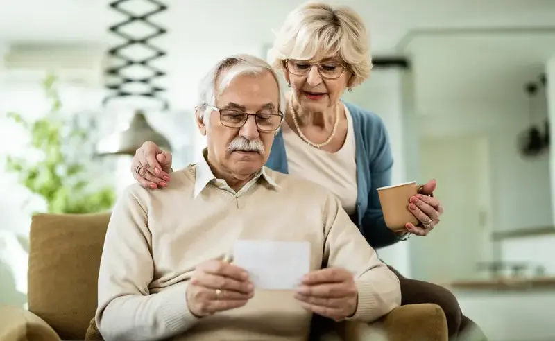 Care pensionari iau o pensie mult mai mică pentru că nu au primit puncte bonus? CCR a fost sesizat