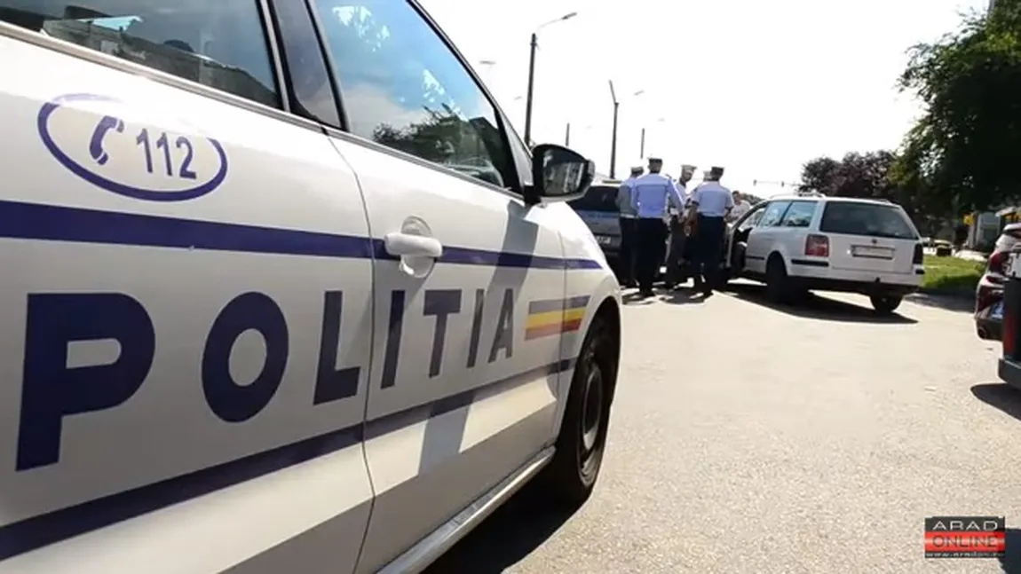 Poliţist din Satu Mare, rănit după ce autospeciala a fost lovită de o maşină al cărei şofer a părăsit locul accidentului