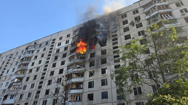 Cel puţin 30 de civili au fost răniţi de o bombă rusească în Harkiv