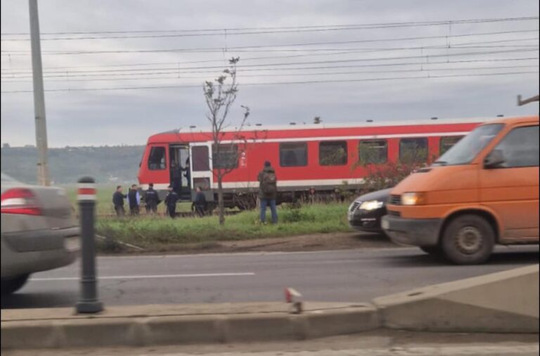 Femeie lovită de tren în Valea Lupului