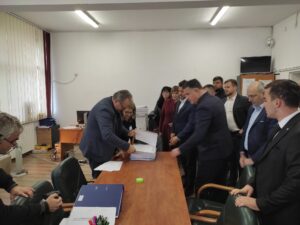 Dragoș Pâslaru, Lucian Burlea și Silvestru Șoșoacă și-au depus candidaturile la Iași