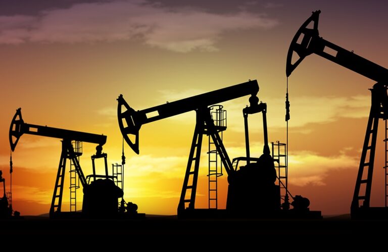 CNBC: Noi sancţiuni pentru Iran şi producţie mai mare de petrol, dar viitorul pieţei petrolului este incert sub Trump