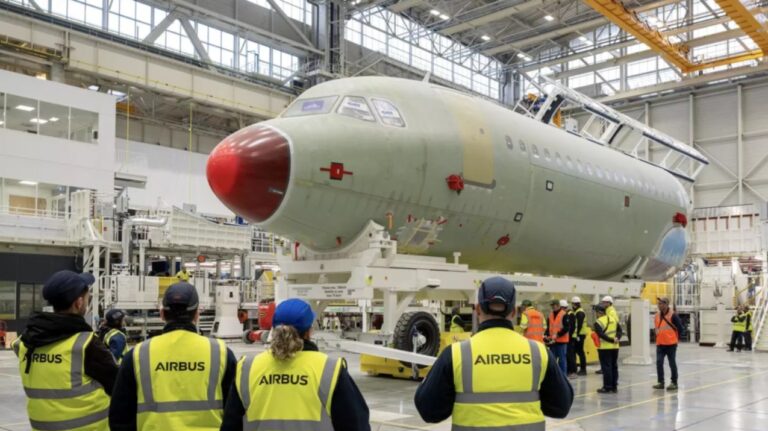 Livrările lunare de avioane ale Airbus scad pe măsură ce problemele de producţie persistă