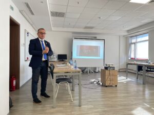 Zeci de minore au născut la Maternitatea „Cuza Vodă” - „Fii copil, nu mamă!”