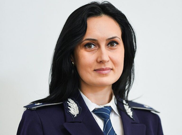 Asaltul femeilor la vârful Poliției Iași. Ea este ultima intrată, comisar Denisa Moroșanu