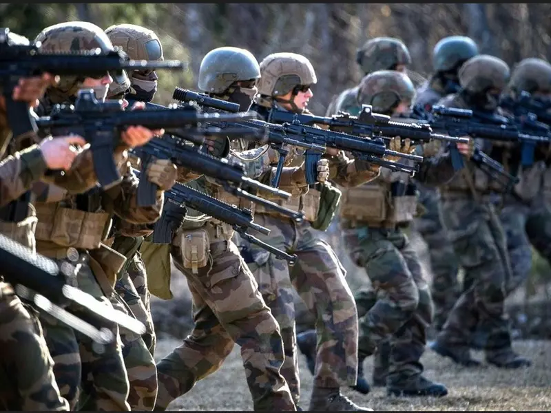  Franța formează o brigadă pentru armata Ucrainei. Când va intra în luptă și cu ce arme?