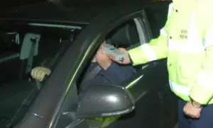 Fost militar, veteran al teatrelor de operații, prins fără permis și cu o alcoolemie de 2,45‰ în timp ce conducea