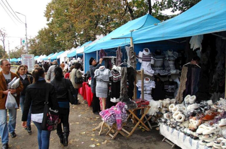 Comisarii OPC Iași printre blănurile de la tarabele de Sărbători. Marfuri de peste 500.000 lei, scoase din circuit: erau neconforme