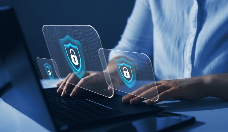 Peste trei sferturi dintre companii se aşteaptă ca bugetul pentru investiţii în securitatea cibernetică să crească