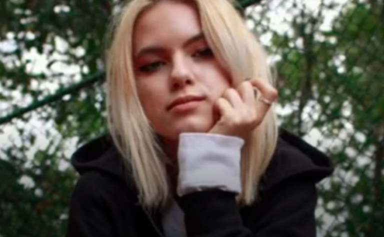 REVOLTĂTOR! Unei studente din Focșani, diagnosticată cu scleroză multiplă, i se refuză dreptul de a învăța