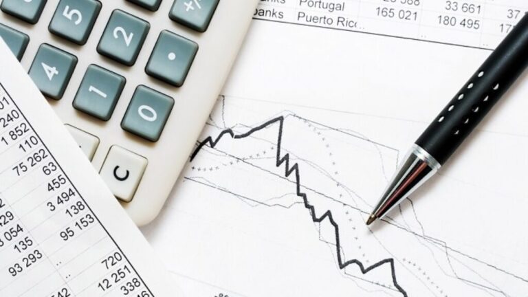 Eficiența bate populismul – ”Conformați-vă și investiți”: Statele cu deficite mici fac și cele mai multe investiții publice – arată Consiliul Fiscal al UE. Deficitele mari se duc pe cheltuielile sociale