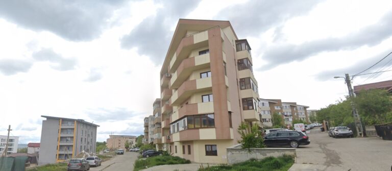 Traiul în Absurdistanul din Iași. Locatarii unui bloc premium din Păcurari se spală de trei săptămâni la lighean