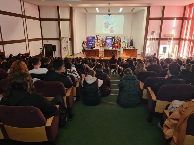 FILIT 2024 - Memorie și emoție la Colegiul „Costache Negruzzi”: Întâlnire cu Tatiana Țîbuleac și Radu Vancu