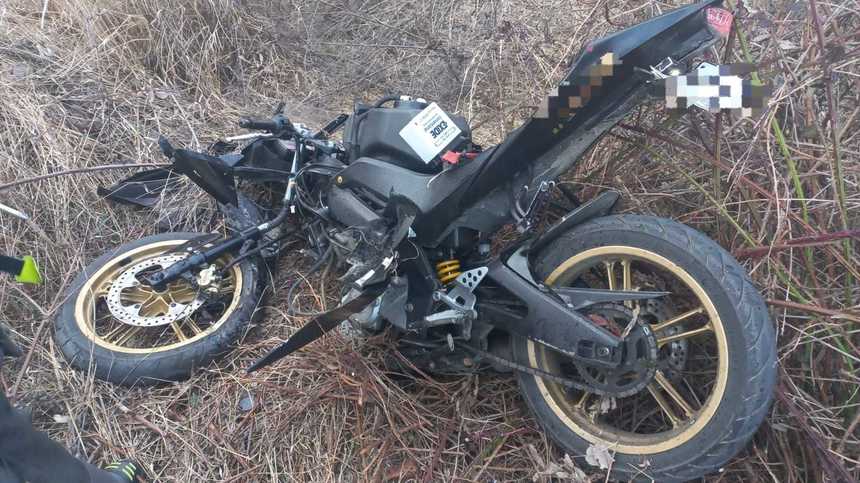 Dolj: Adolescent de 15 ani, mort după ce motocicleta pe care o conducea s-a izbit violent de un cap de pod